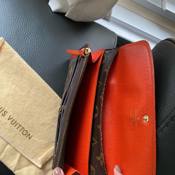SOLD ‼️Louis Vuitton Emilie WALLET - Picture 3 of 10